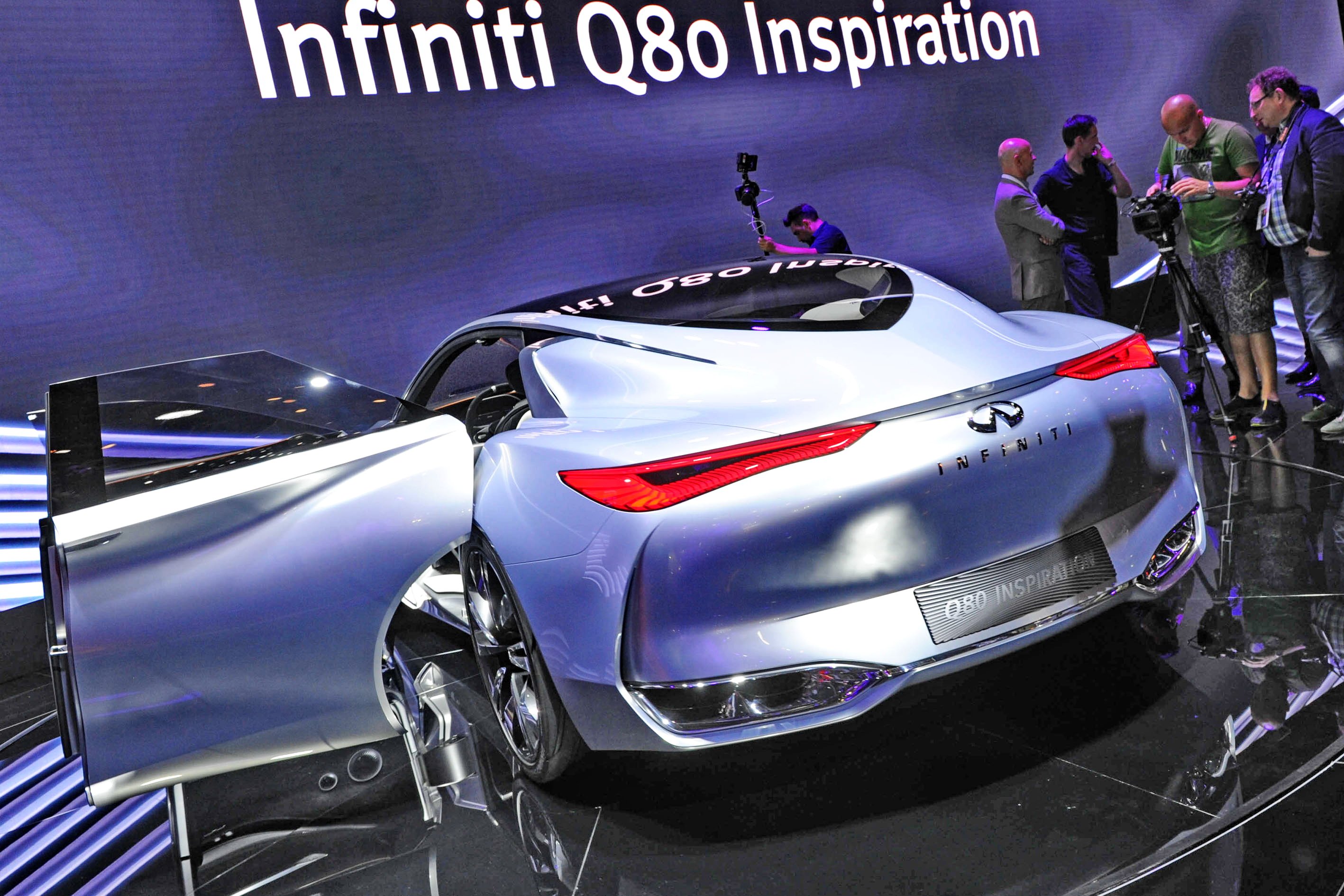 Paříž 2014 živě: Infiniti Q80 Inspiration