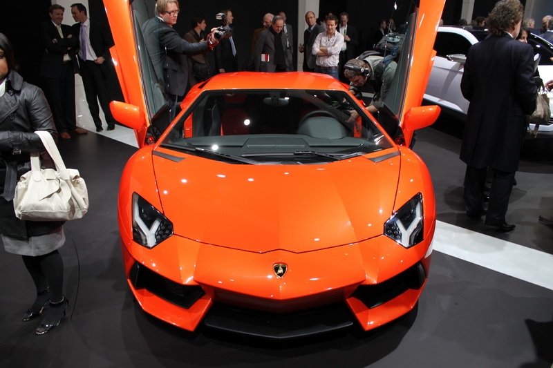 ŽENEVA 2011 ŽIVĚ: Lamborghini Aventador LP700-4 na vlastní oči