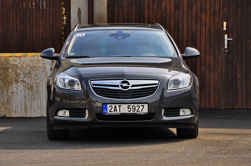 Opel Insignia 2.0 BiTurbo CDTI: první jízdní dojmy