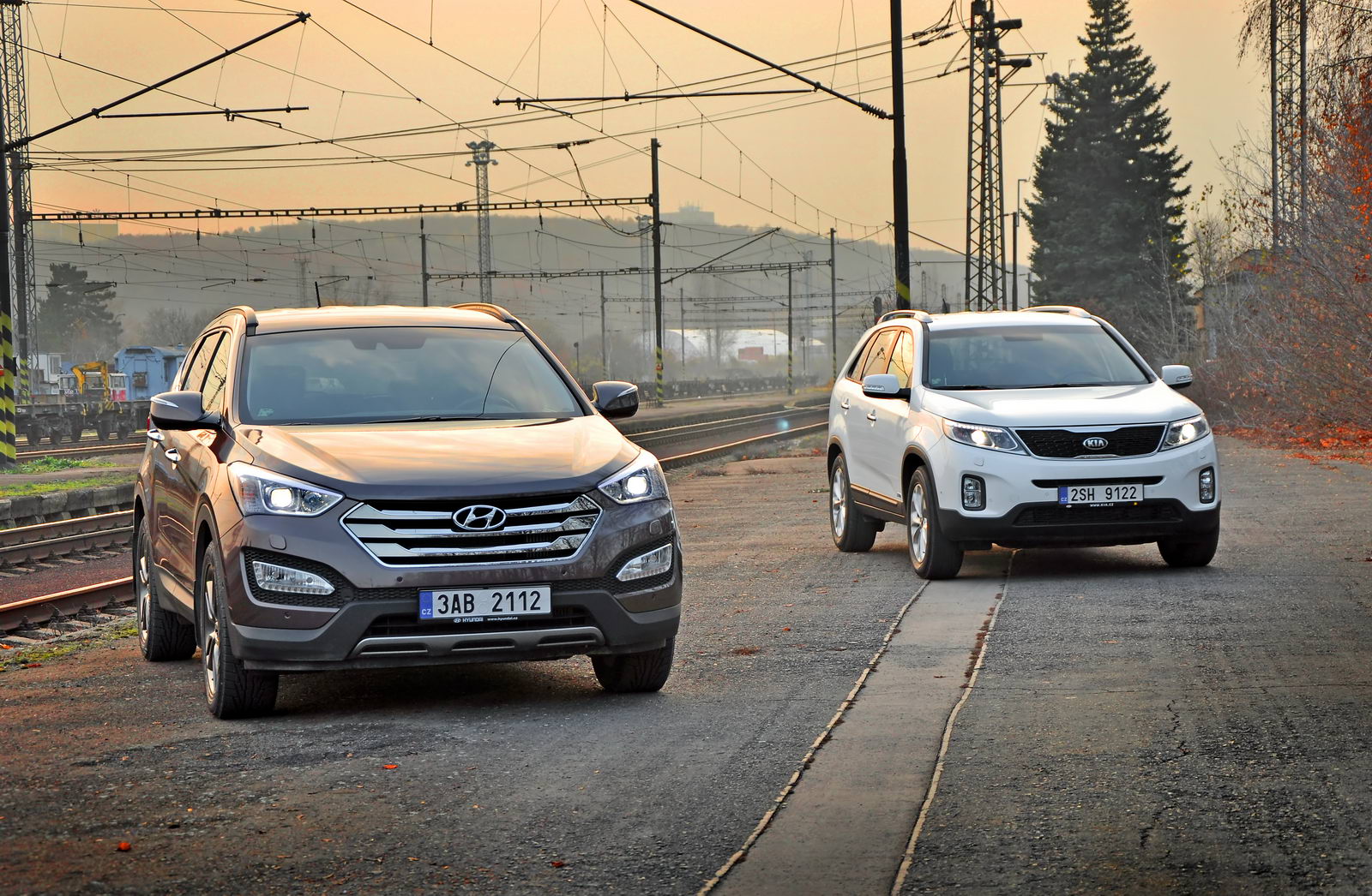 4×4 Extra: Hyundai Santa Fe vs. Kia Sorento