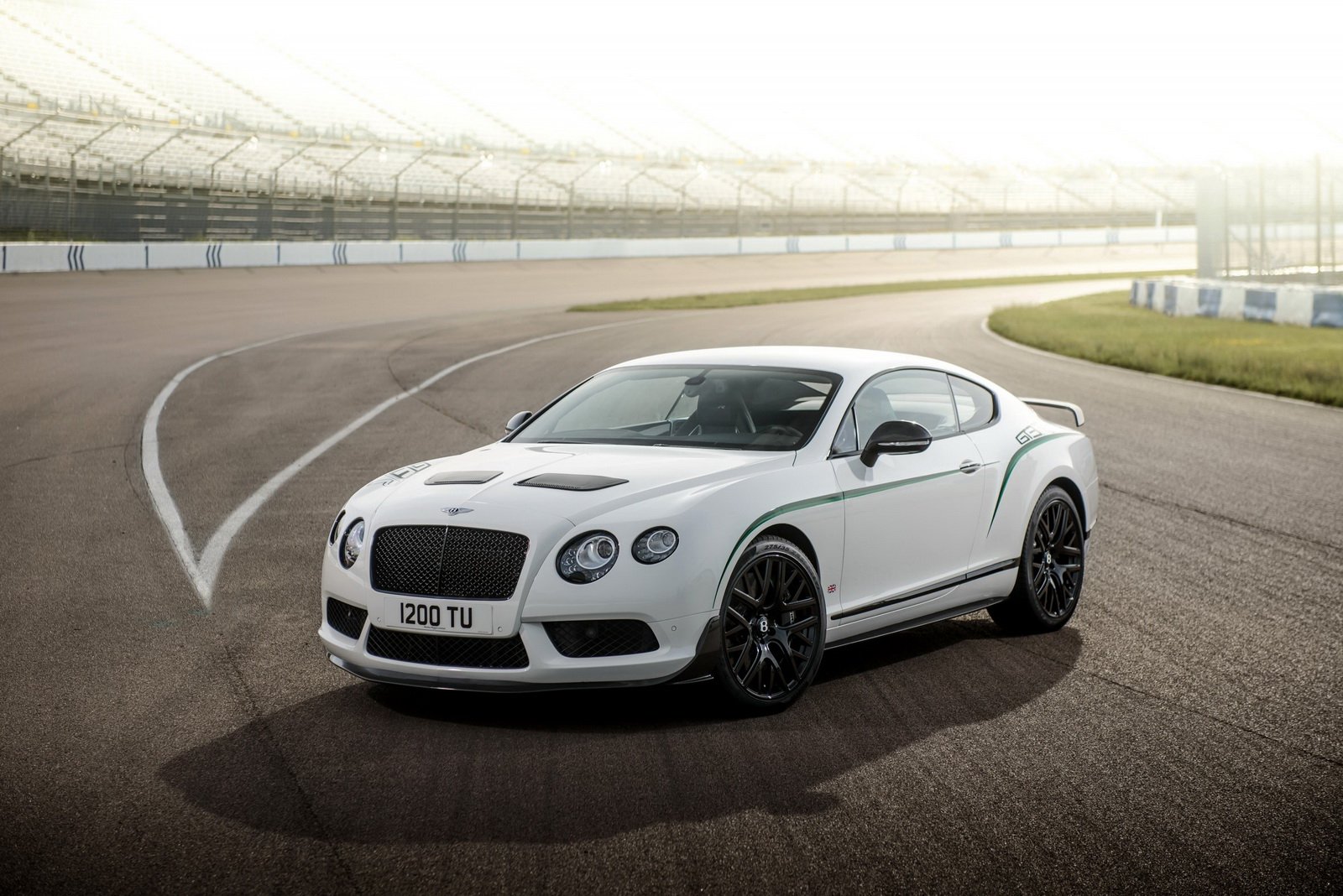 Bentley Continental GT3-R: Něco takového tu ještě nebylo