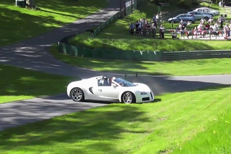 Video: nezvládnuté Bugatti Veyron Grand Sport