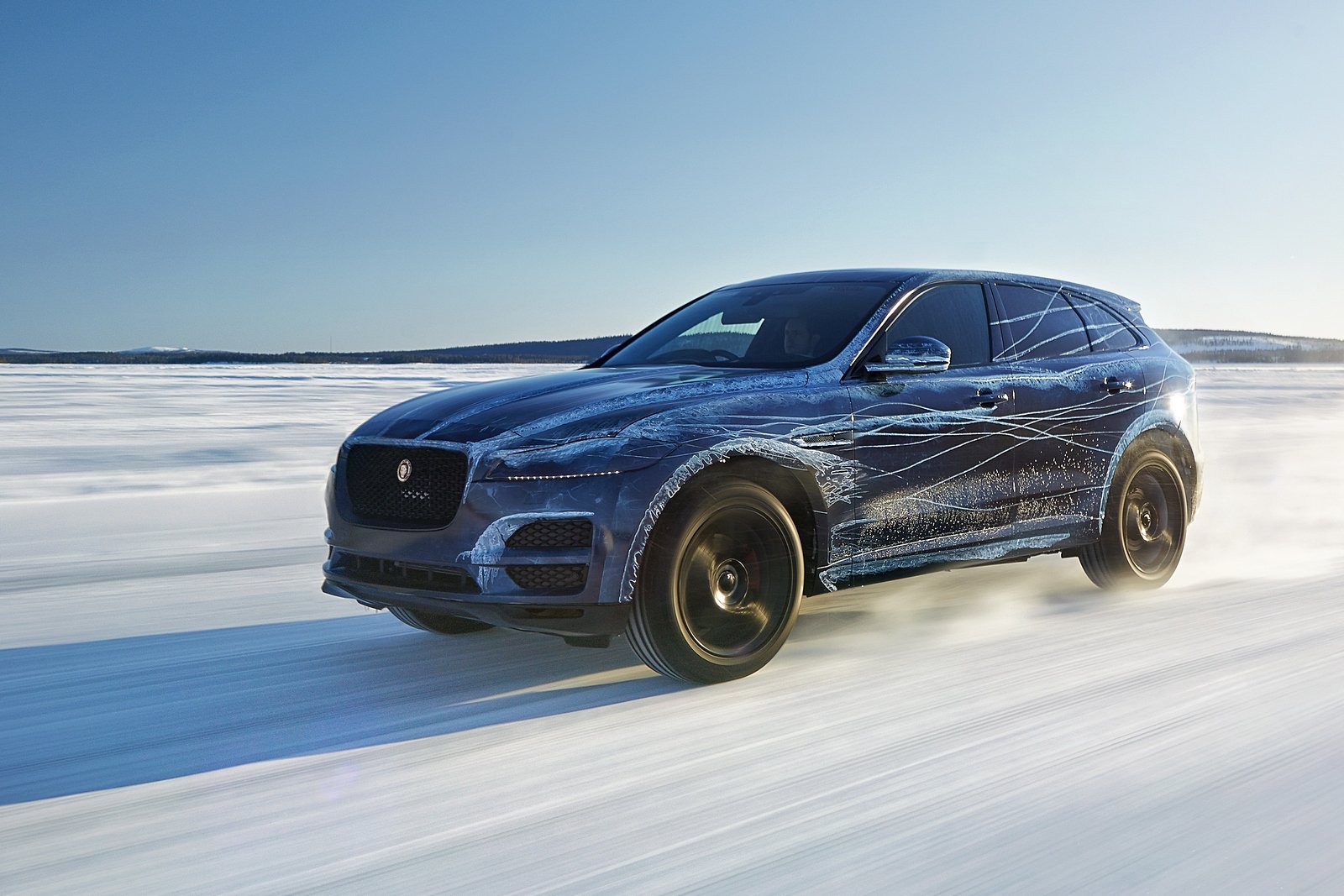 Jaguar F-Pace: Premiéra se blíží, zde jsou další fotky