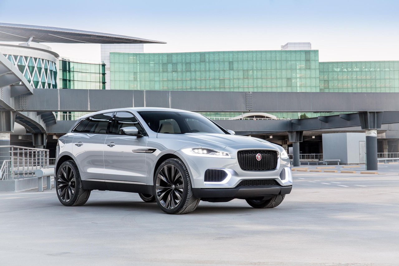 Jaguar C-X17: Převlékl se do stříbra