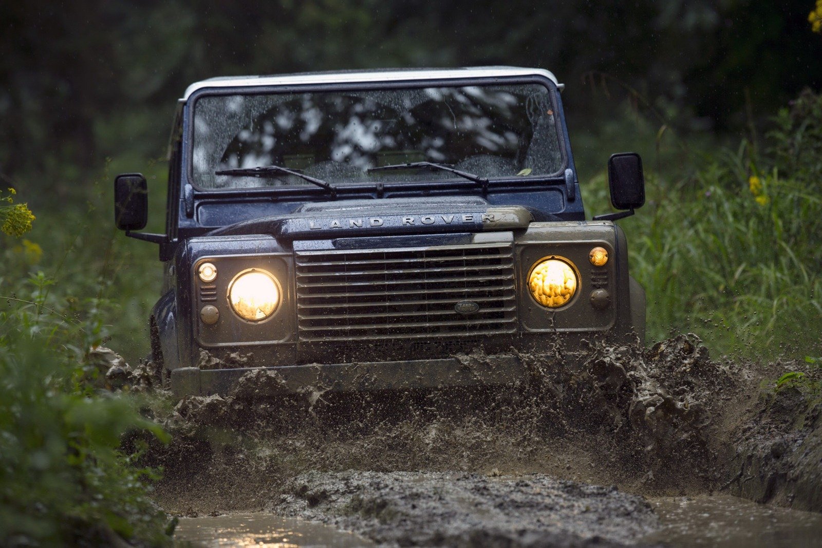 Land Rover Defender: nové barvy a výbava