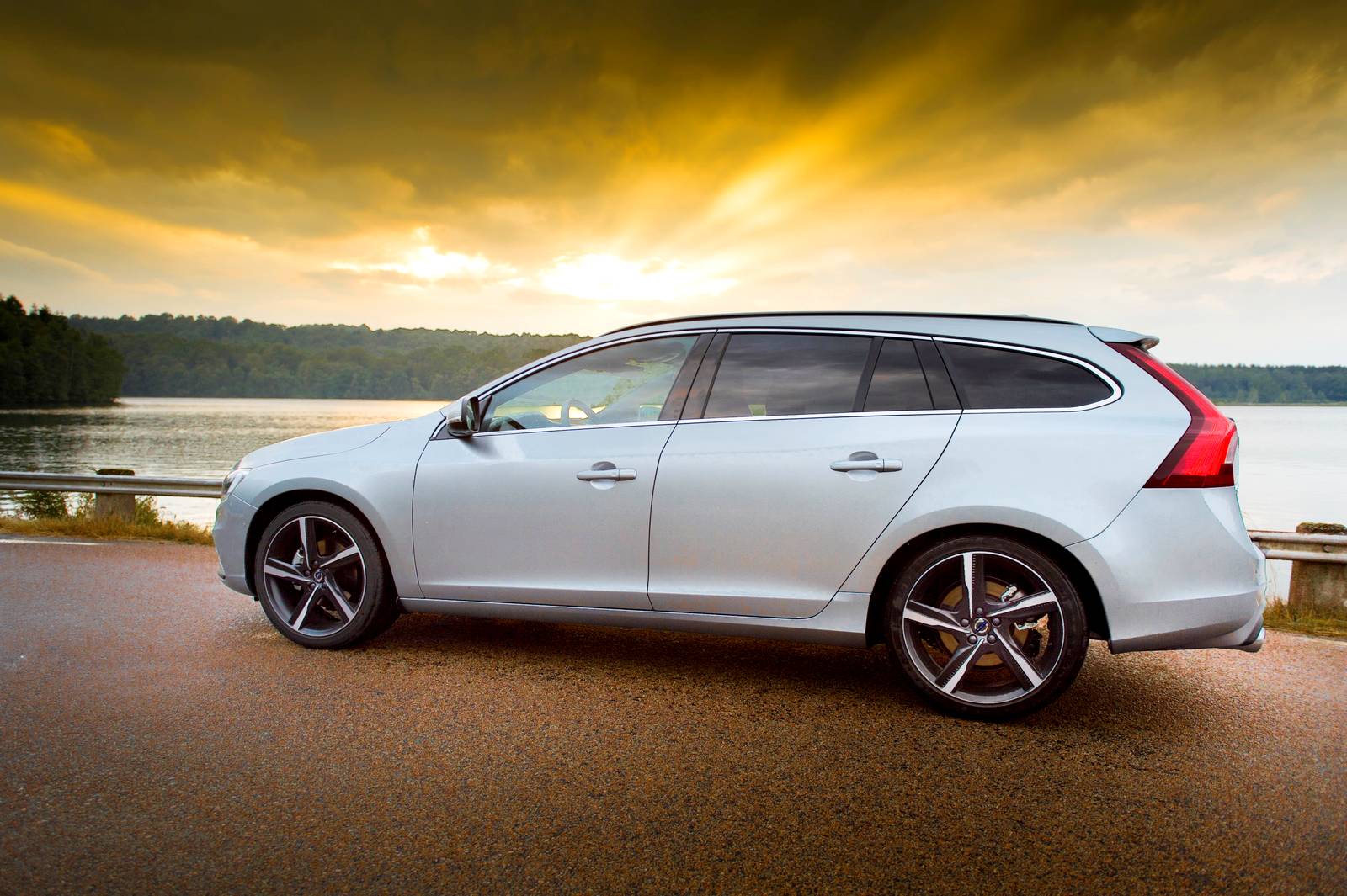 Motory Volvo Drive-E jsou konečně dostupné s pohonem všech kol i pro V60, S60 a XC60