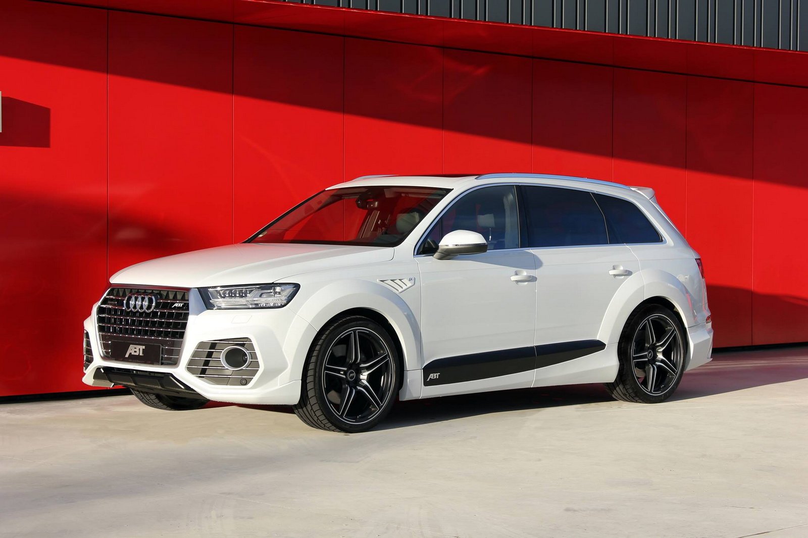 Výkon klasického Audi Q7 nestačí? Tak si pořiďte úpravu od ABT!