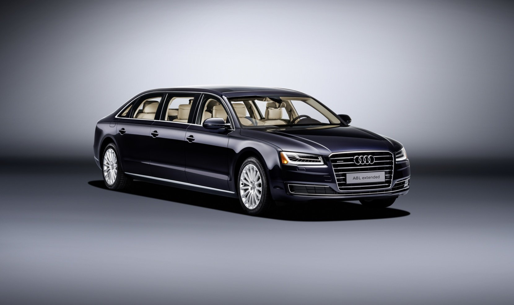 Audi A8 L extended – XXL limuzína pro superboháče