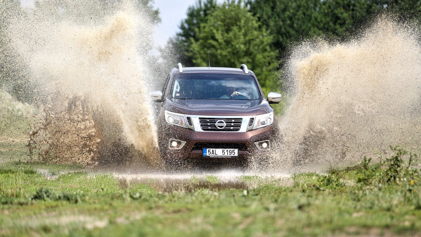 Nissan Navara – dělník v obleku