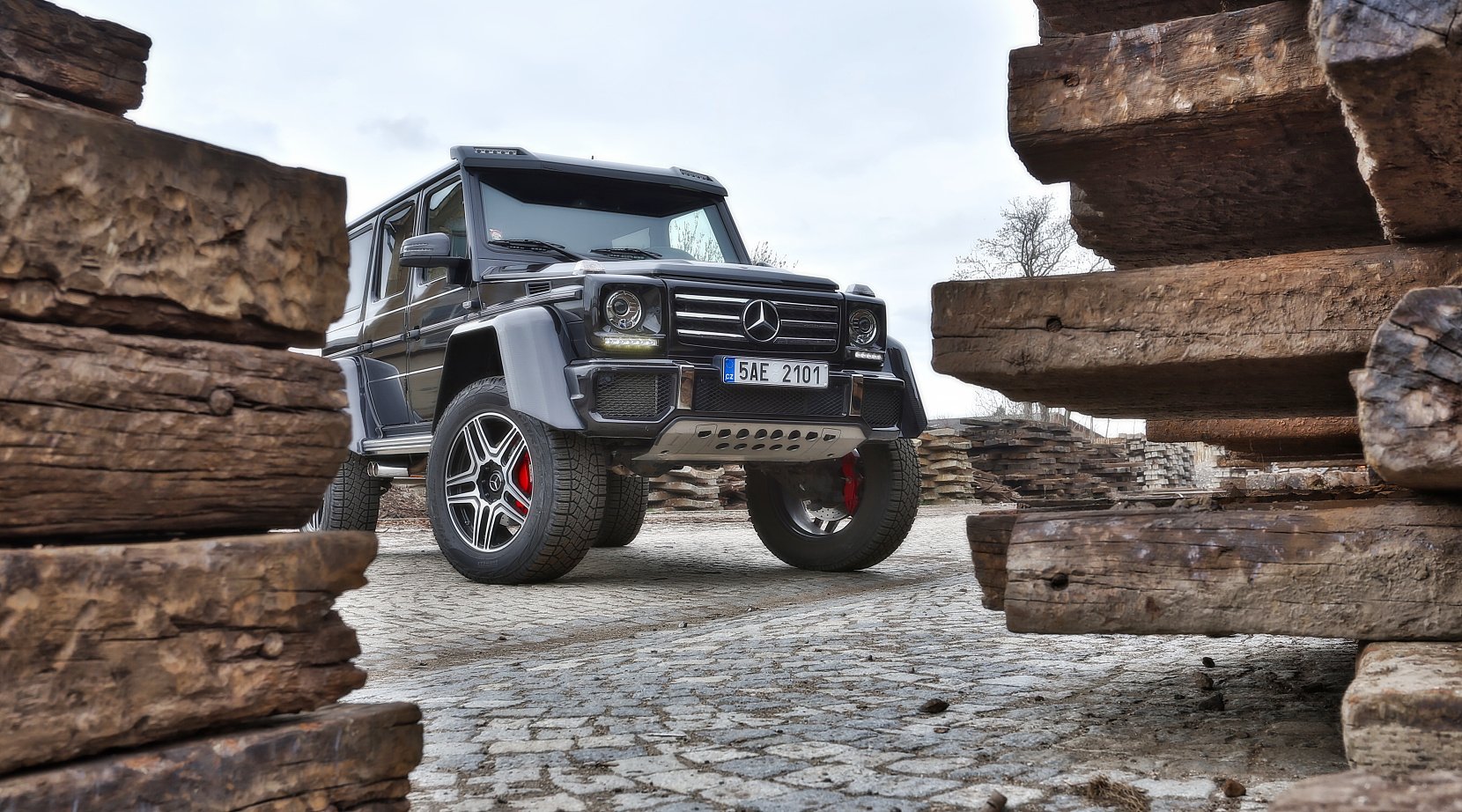 Mercedes-Benz G 500 4×42 – Dokonalý nesmysl na druhou